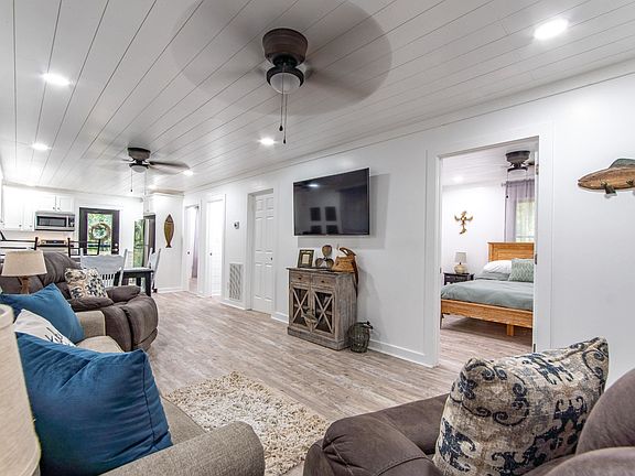 4th image of 60 Windy Pines Ln