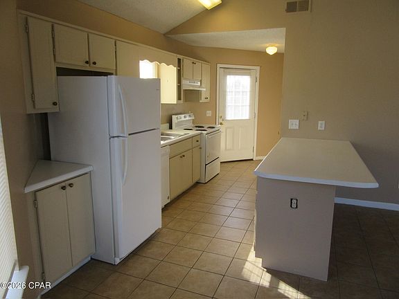 4th image of 1401 Gulf Ave