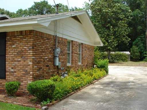 4th image of 8 Kamelia Dr
