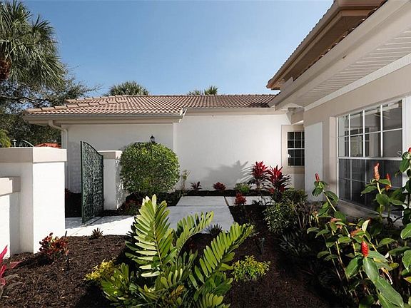3rd image of 4489 Highland Oaks Cir