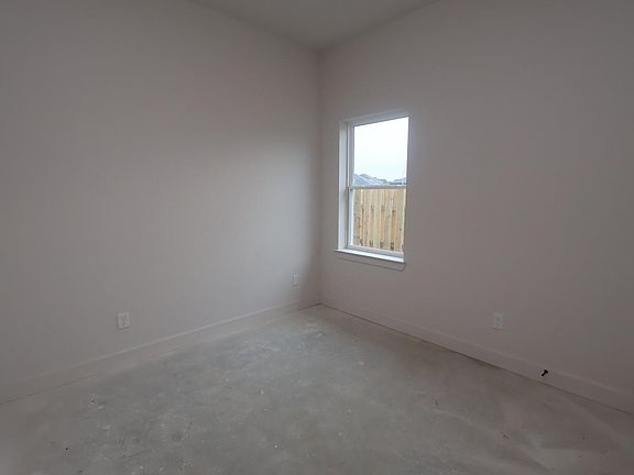4th image of 2328 Verano St
