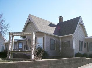 121 W Main St, Bloomfield, IN 47424