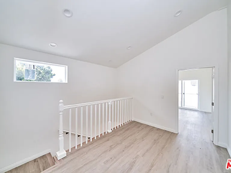 830 S Norton Ave — Photo 12