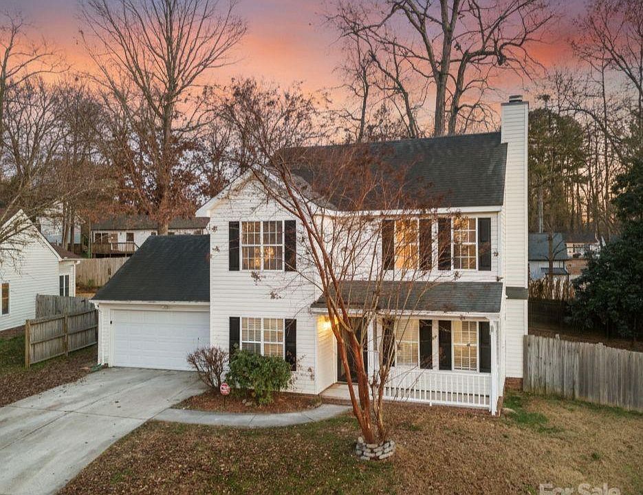 1st image of 1561 Forest Glen Ln
