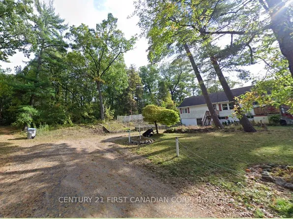7619 Chester Trl, Lambton Shores, ON N0M 2L0