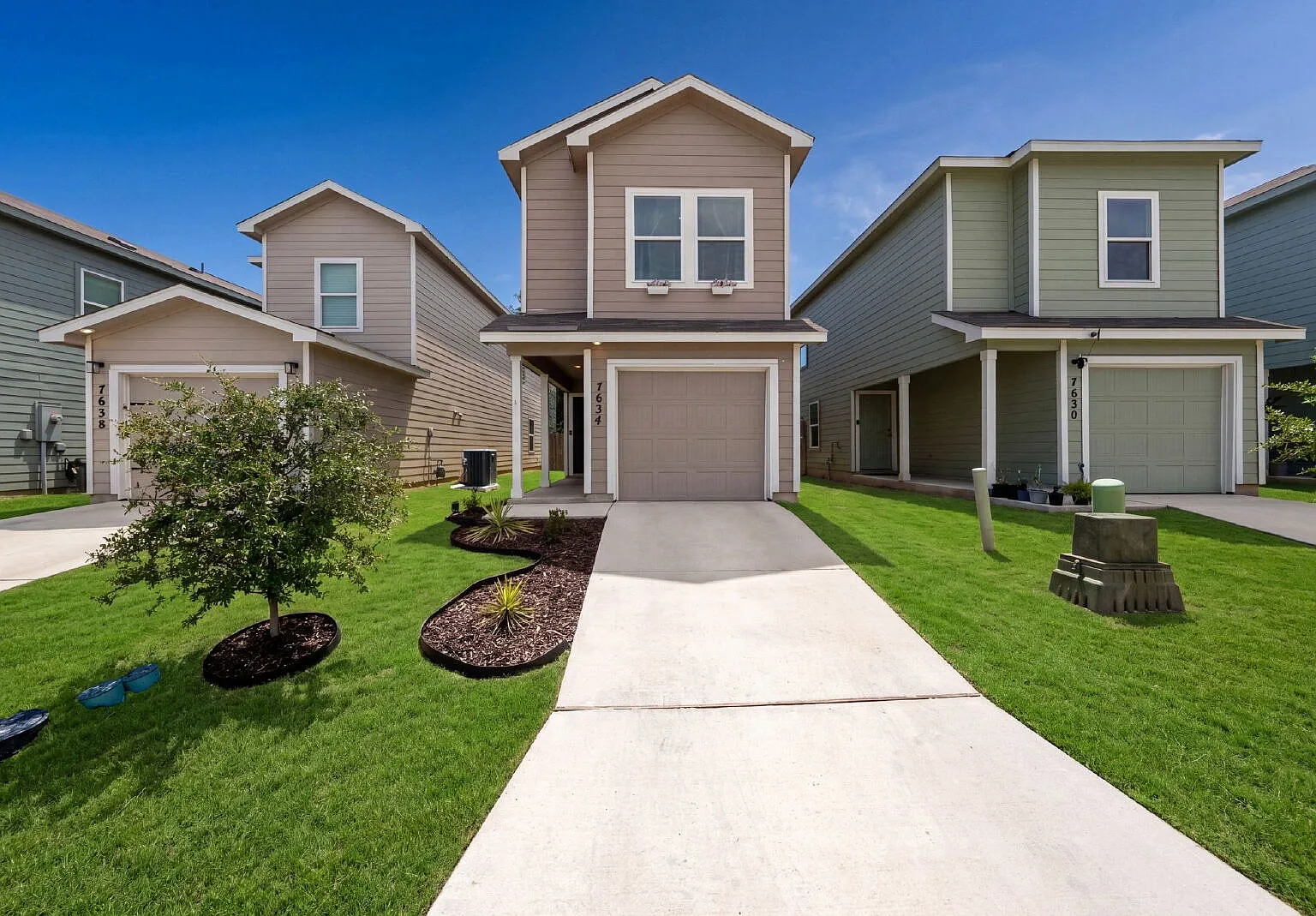 3 bed, 2.0 bath, 1188 sqft, $1,345 — Photo 2