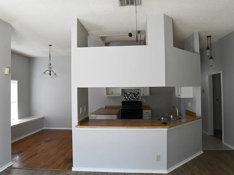 3231 Tree Grove Dr — Photo 10
