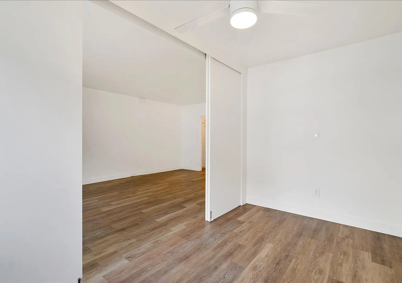 Beautiful One Bedroom + Private Den Located In The Heart of Baldwin Village! — Photo 4