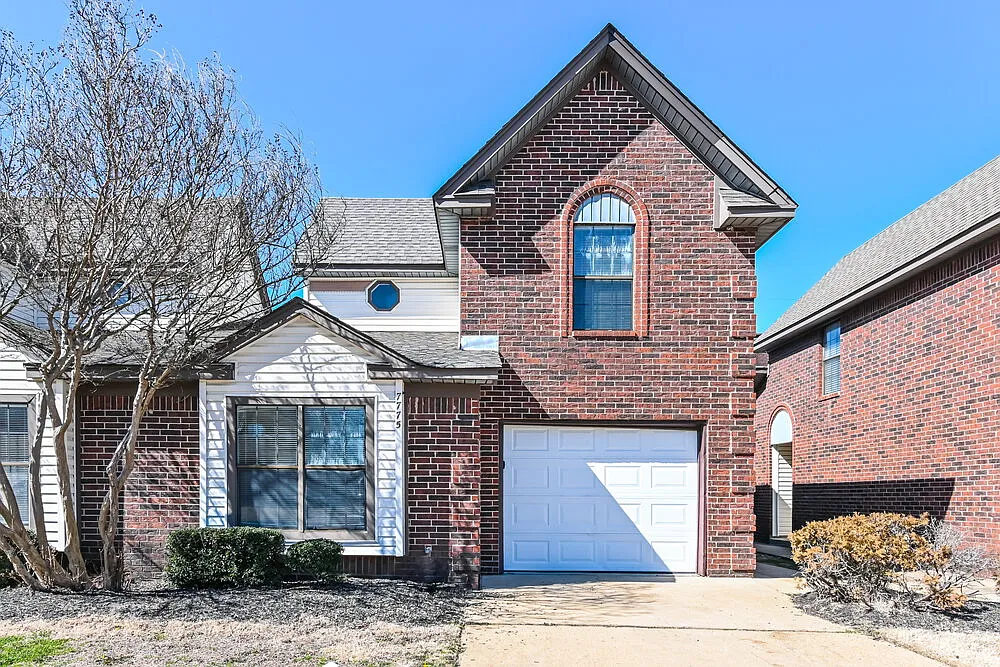 3 bed, 2.0 bath, 1429 sqft, $2,250 — Photo 1