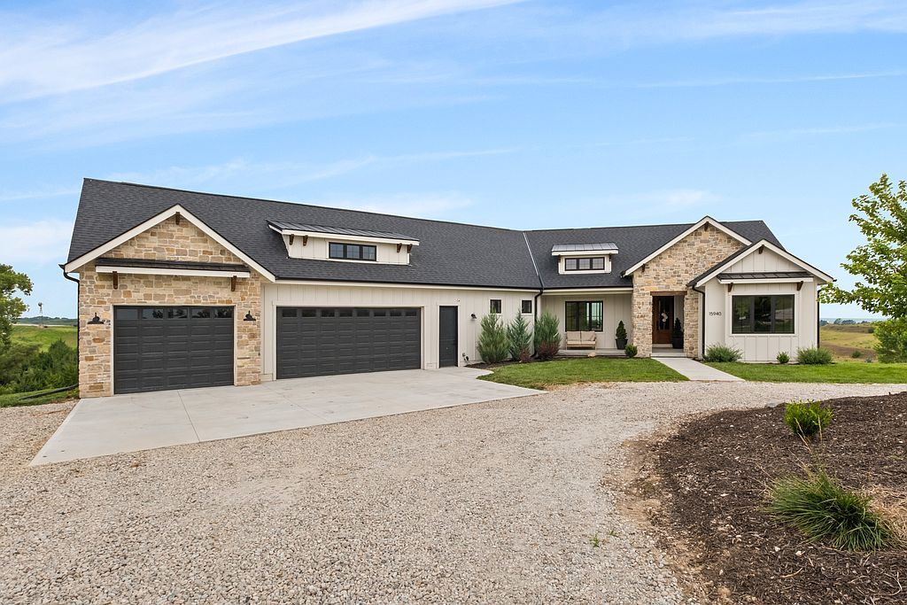 15940 S 226th Plz - Property Image