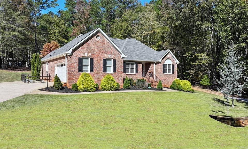 1st image of 482 Buck Trl