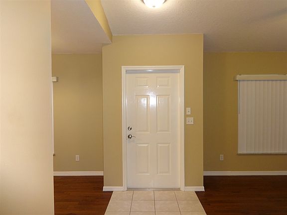 2nd image of 414 SW Meadow Ter