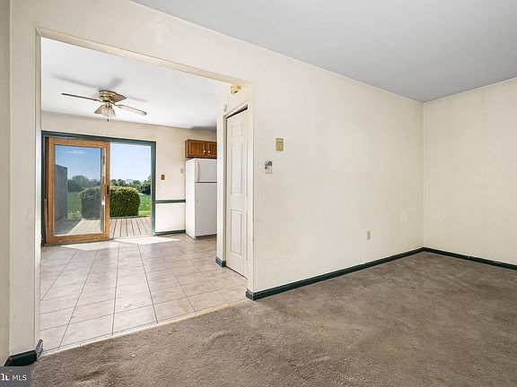 5th image of 229 Black Horse Dr