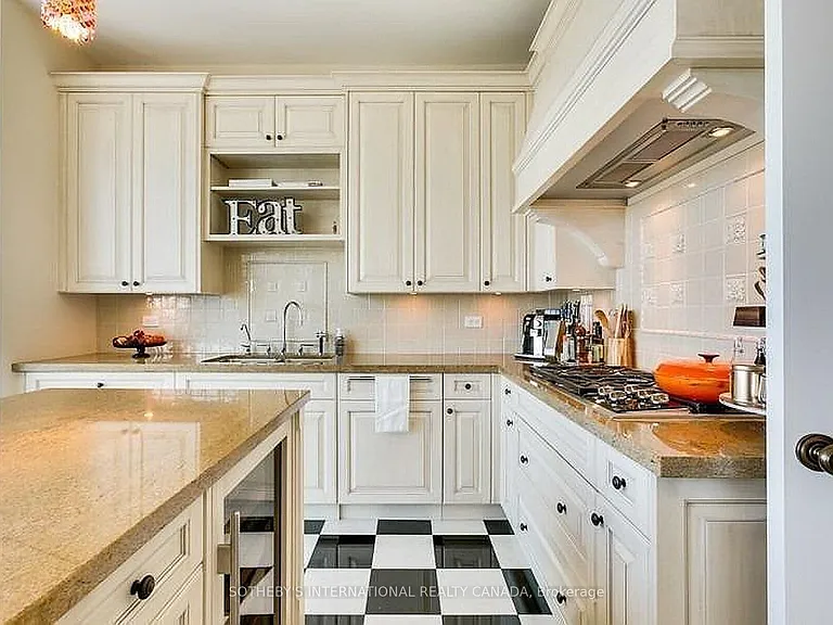 183 Wellington St W #2602 — Photo 10