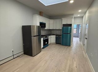 21-15 43rd St #2, Astoria, NY 11105