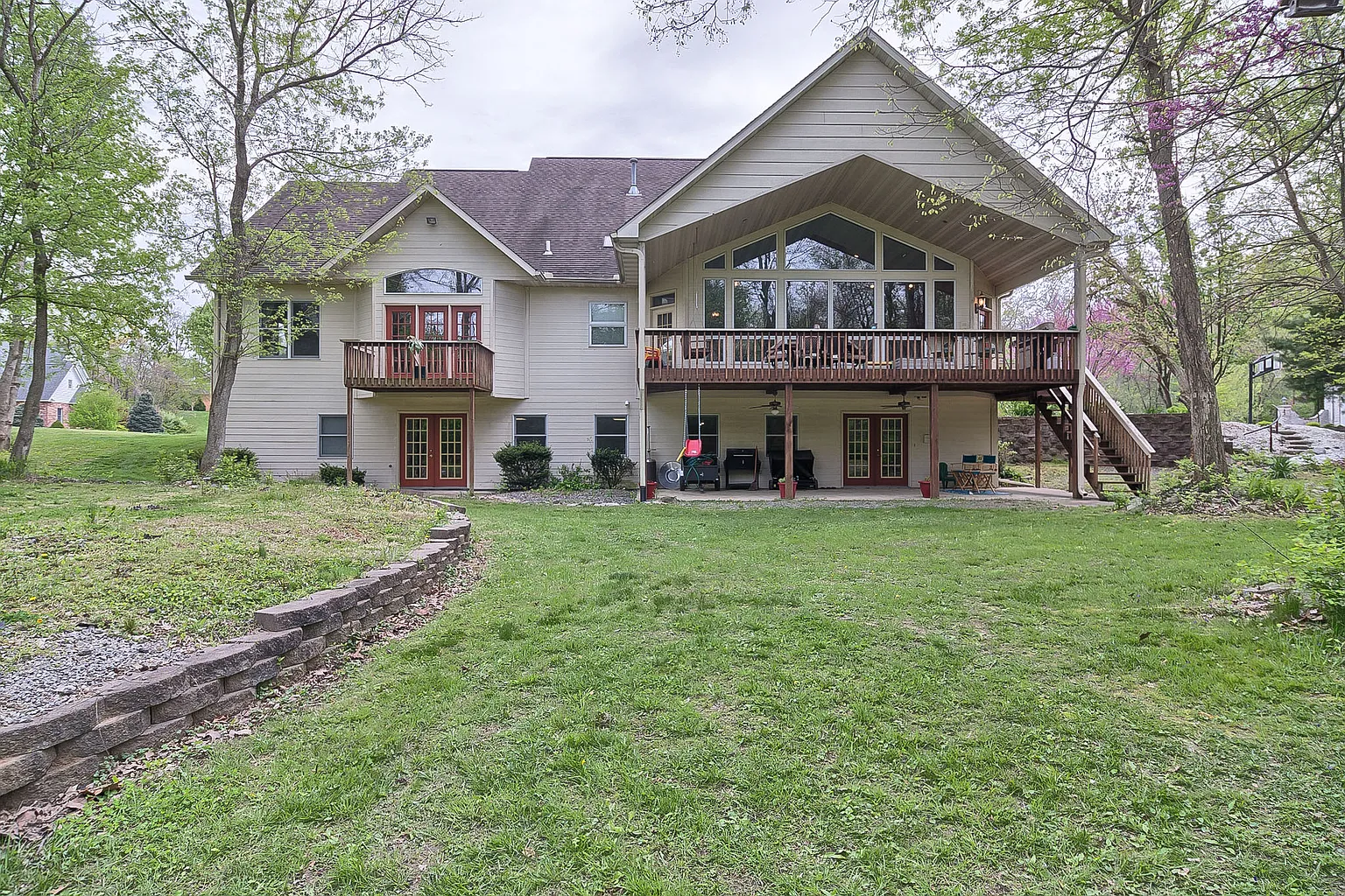425 Westchester photo 1