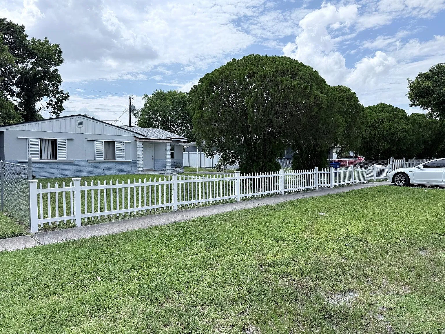 4 bed, 2.0 bath, 1560 sqft, $3,390 — Photo 3