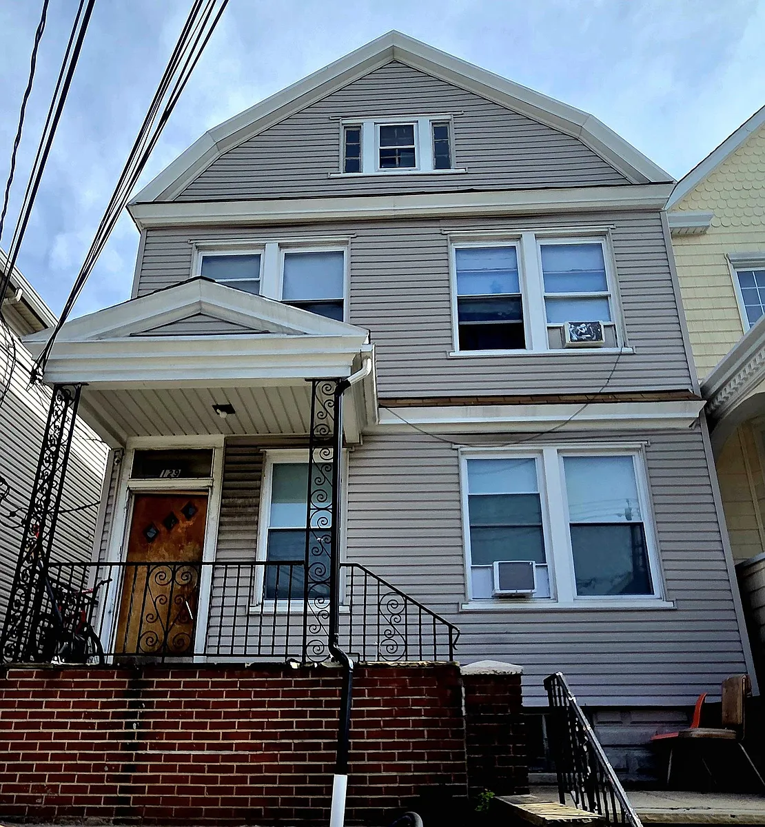 Building Photo - 129 W 27th St #2