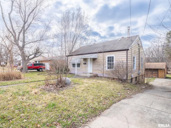 2009 N Hampton Ct, Peoria, IL 61604