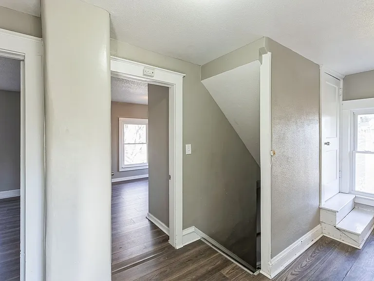 1573 Jermain Dr — Photo 10