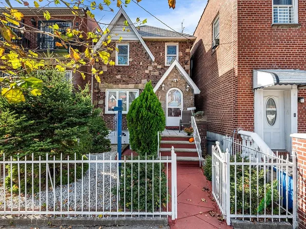 25-36 82nd St, East Elmhurst, NY 11370