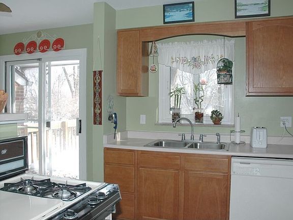 3rd image of 3700 Woodman Dr
