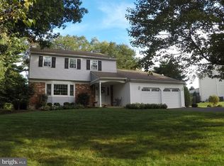 949 Powderhorn Dr, Lansdale, PA 19446