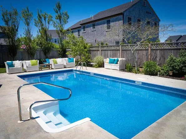 33 Bartlett Rd, Nantucket, MA 02554