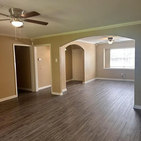 5830 Effingham Dr — Photo 15