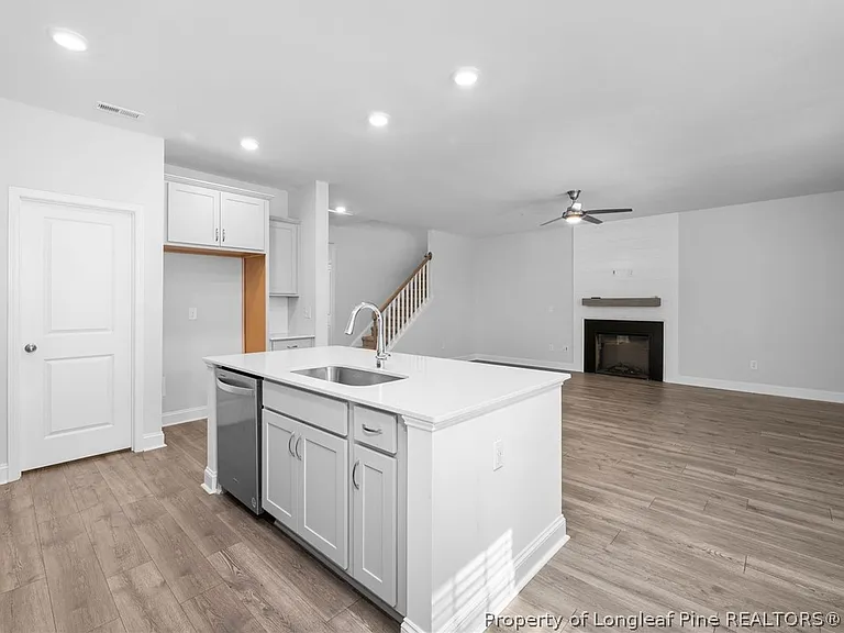 107 Glenwood Ct — Photo 12