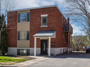120 Lebrun St #2, Ottawa, ON K1L5C9