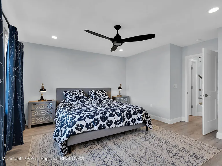121 Dewey Dr — Photo 5