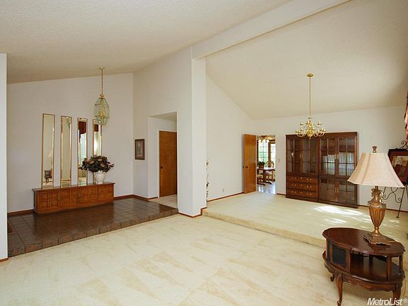 5th image of 9321 Caltrop Ct