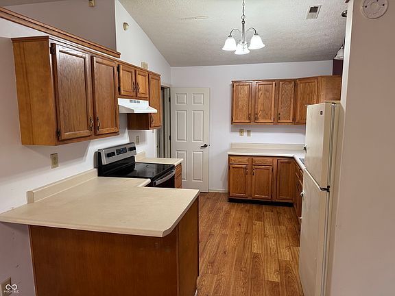 3rd image of 2806 Coopersmith Ct