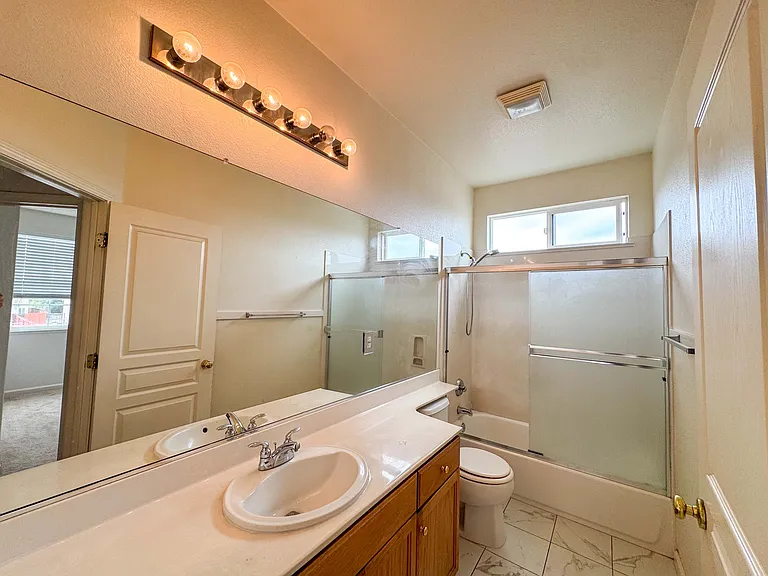 1806 Daniels St — Photo 16