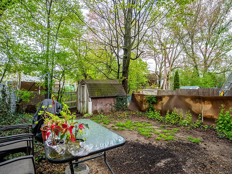 54 Whitman Ct — Photo 11