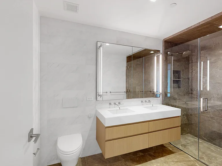 101 W 14th St #10B — Photo 10