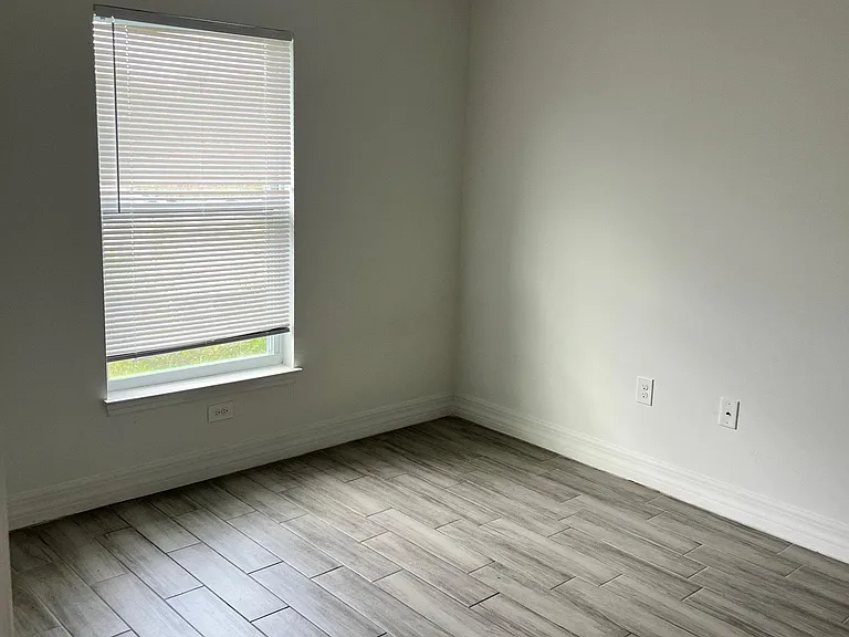 165 Meadow Rd #1 — Photo 2