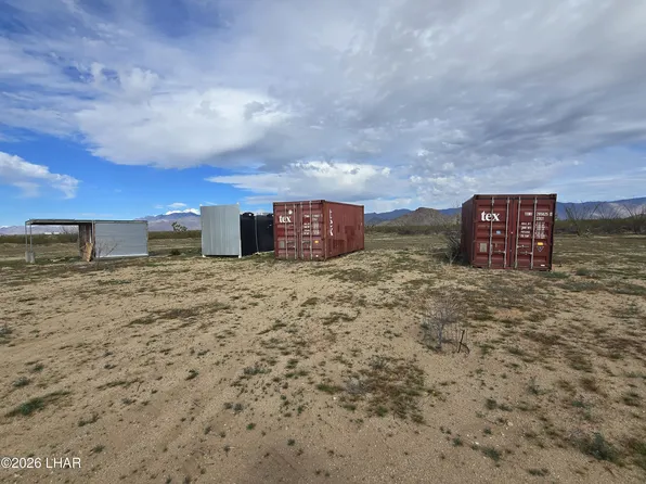 3412 S Lone Ranger Rd, Yucca, AZ 86438