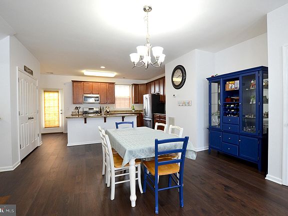 4th image of 112 Creekside Way