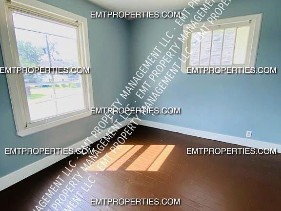 4th image of 2393 Elyria Ave #2