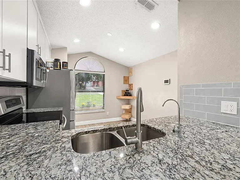 6613 Chantry St — Photo 4