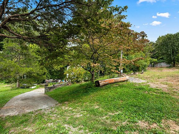 3rd image of 7011 Bert Newman Ln