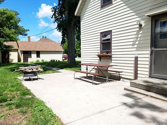 5th image of 112 E Park St