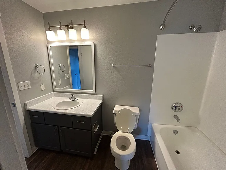 Homestead Apartments — Photo 32