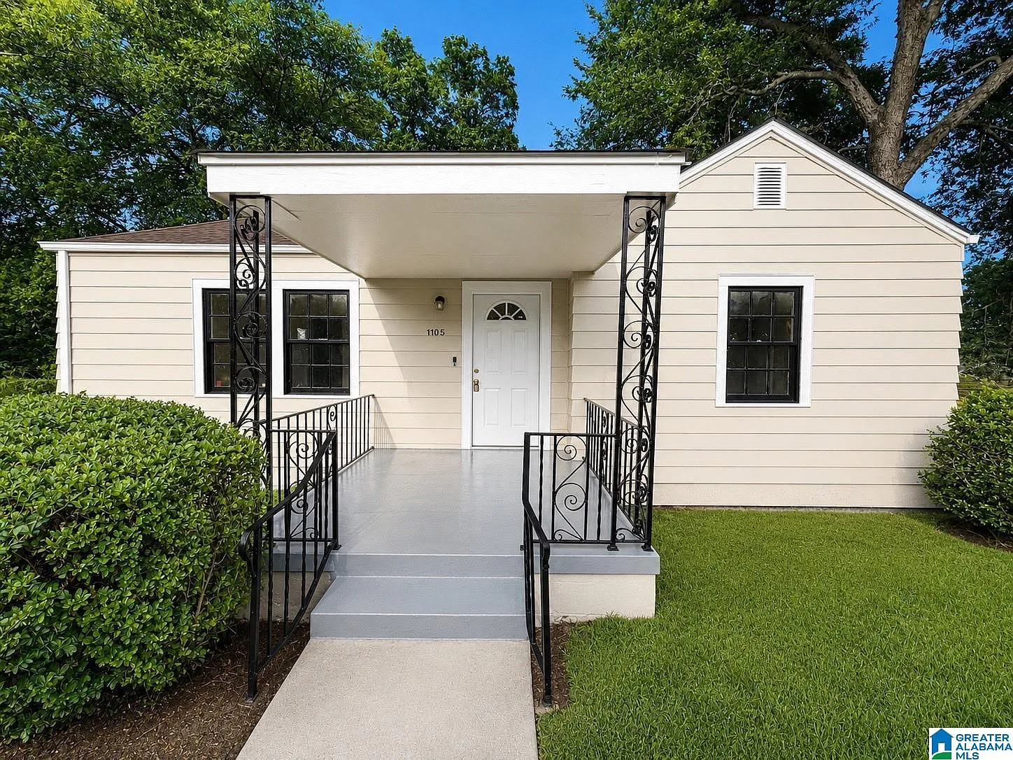 4 bed, 2.0 bath, $1,400 — Photo 1