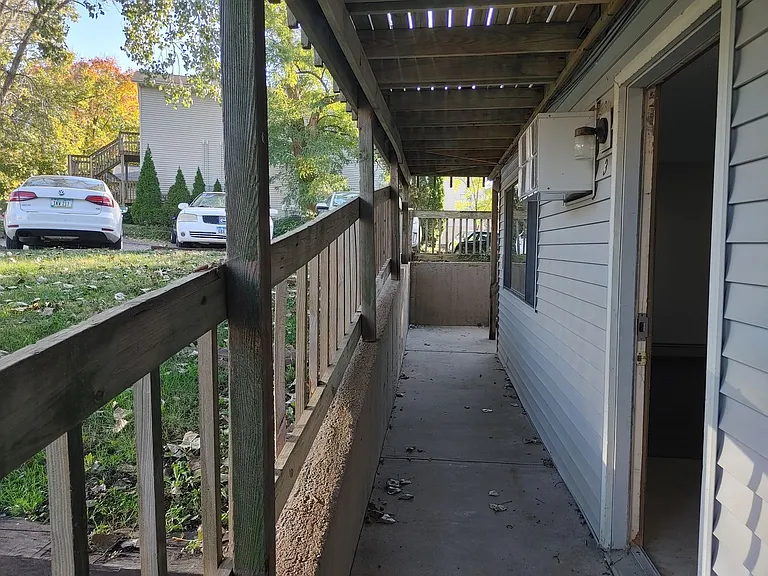415 S. Van Buren Street — Photo 33