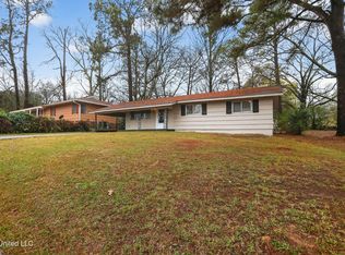 227 Queen Anne Ln, Jackson, MS 39209