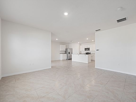 4th image of 708 Tortugas St