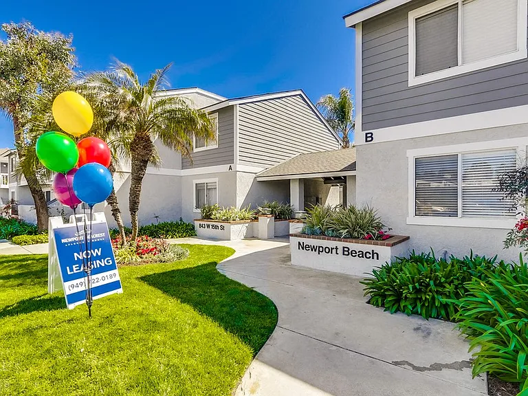 Newport Seacrest Apartments — Photo 20